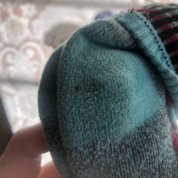 4 pairs Darn Tough Merino Wool Socks - Picture 9 of 15